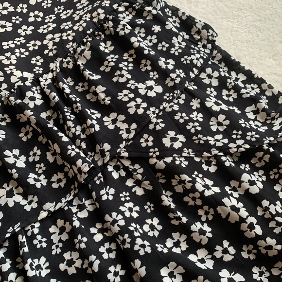 Who What Wear Meadow Floral Ruffle Dress - Picture 9 of 11